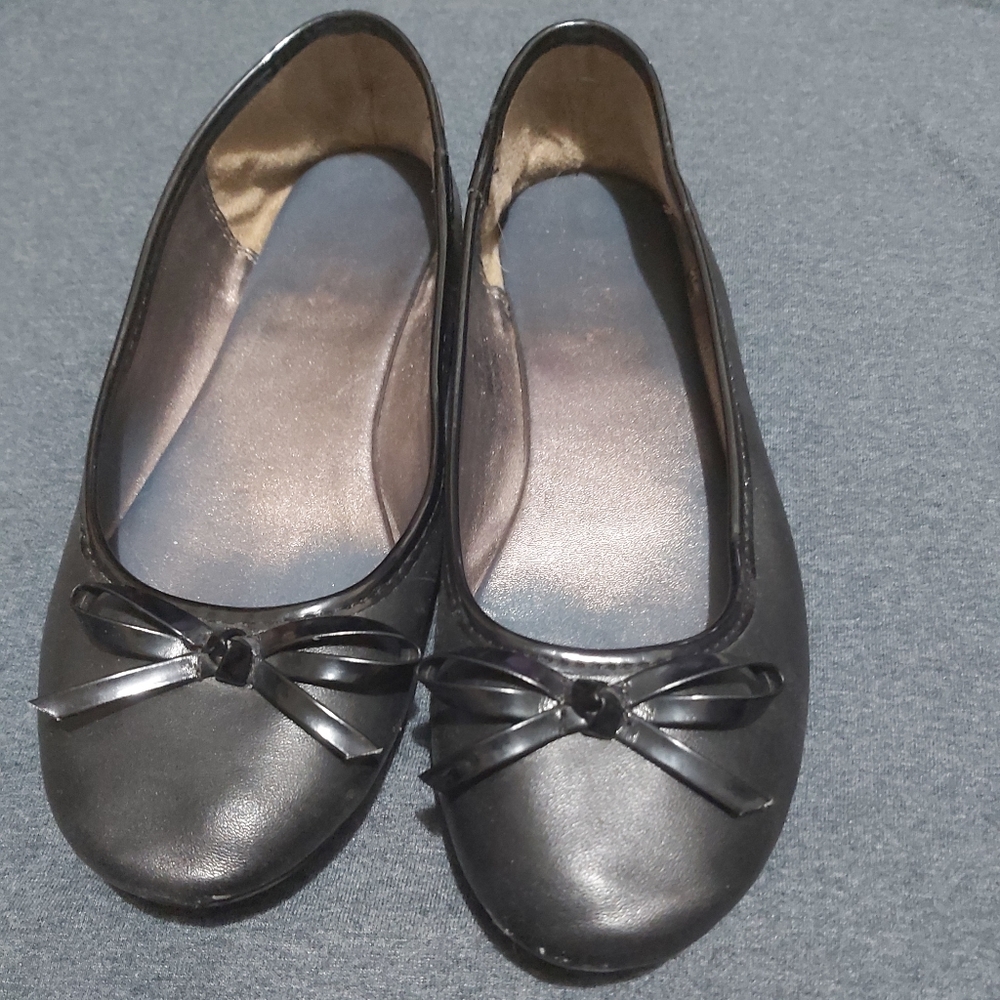 Black flats